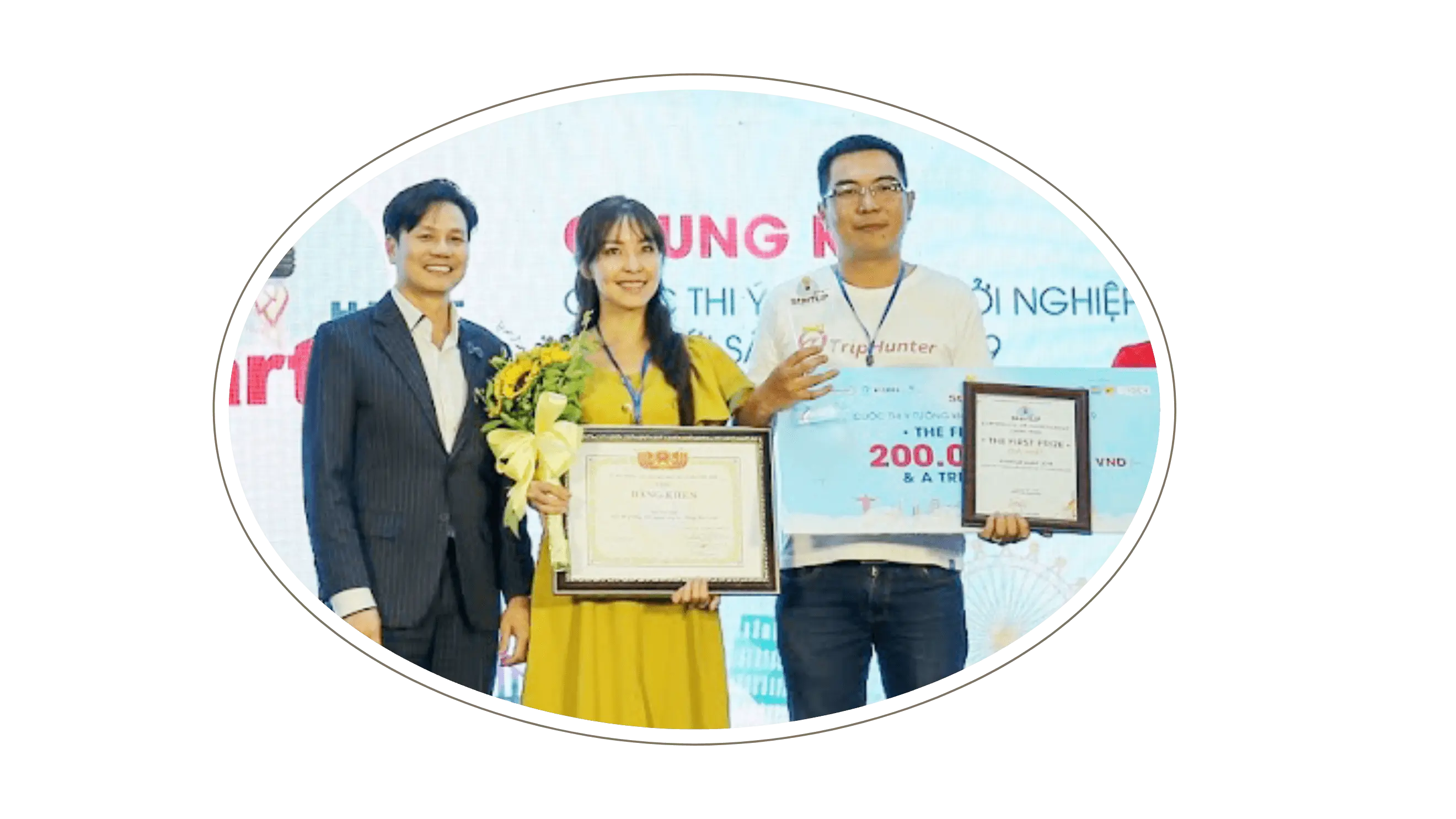 ai-chatbot-du-lich-giai-thuong